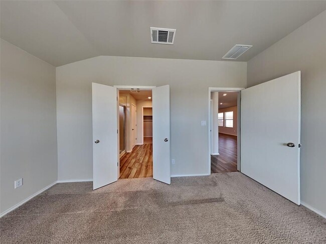 Building Photo - 5105 Sidesaddle Dr