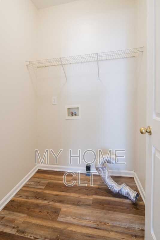 Building Photo - 15012 Rothesay Dr