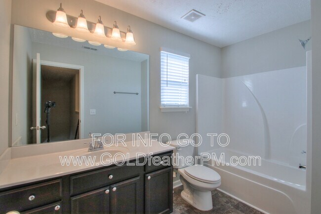 Building Photo - 3365 Tourmaline Dr