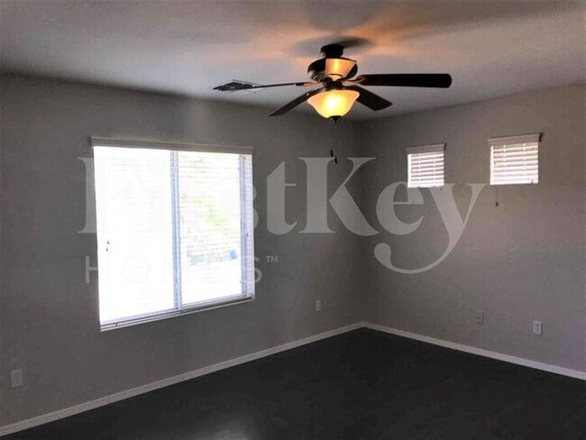 Building Photo - 31351 N Blackfoot Dr