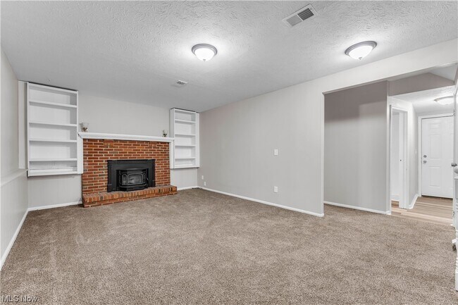 Building Photo - 17575 Howe Rd