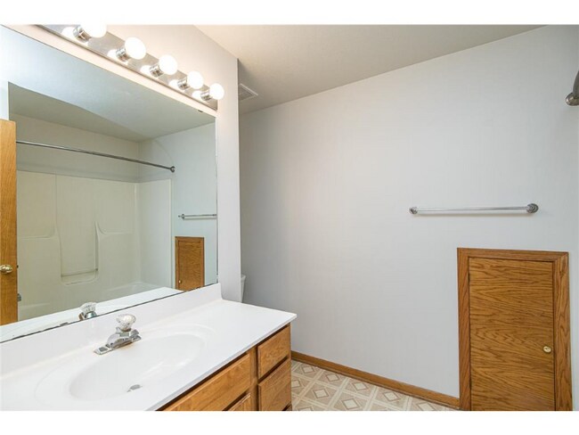 Building Photo - 117 21st St SE