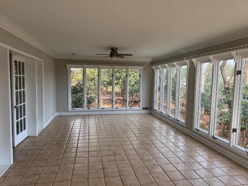 Building Photo - 865 Spalding Dr