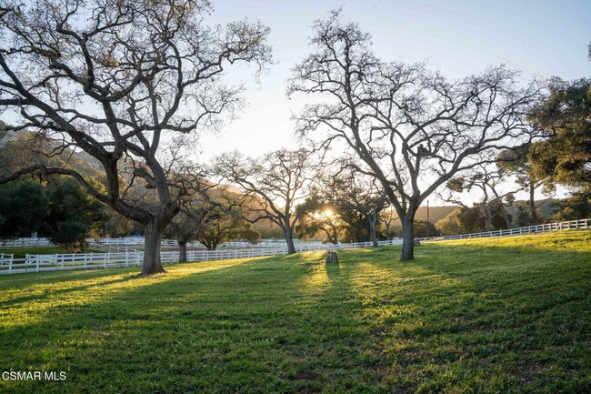 Building Photo - 1753 Hidden Vly Rd