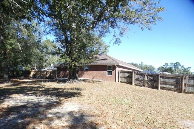 Building Photo - 6607 Woodbury Forest Dr