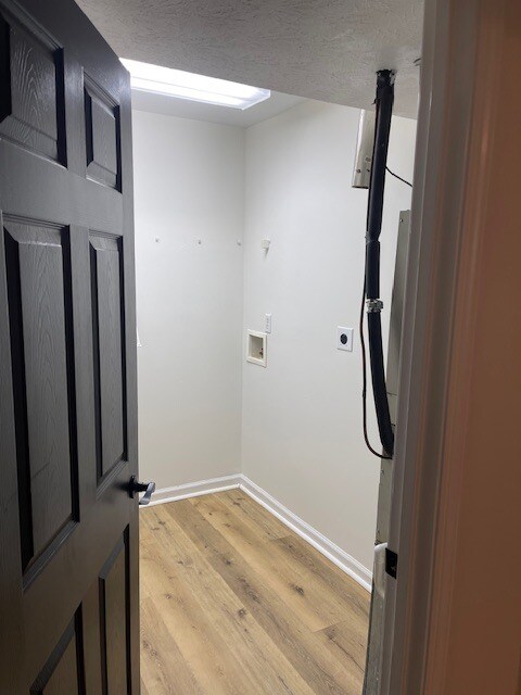 LAUNDRY - 108 Kenilworth Ct