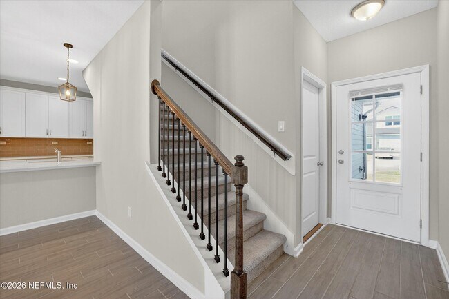 Building Photo - 698 Cherry Elm Dr