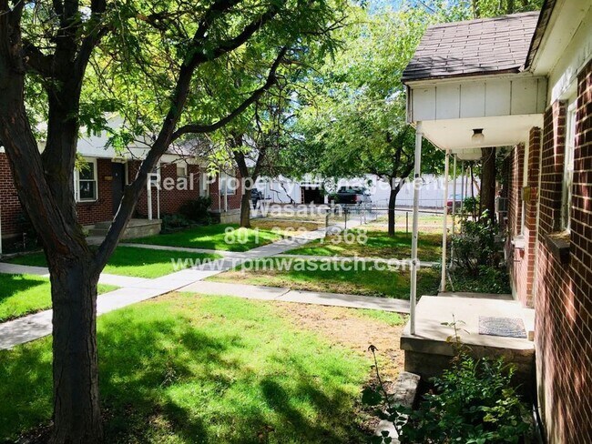 Building Photo - 1480 S Green St