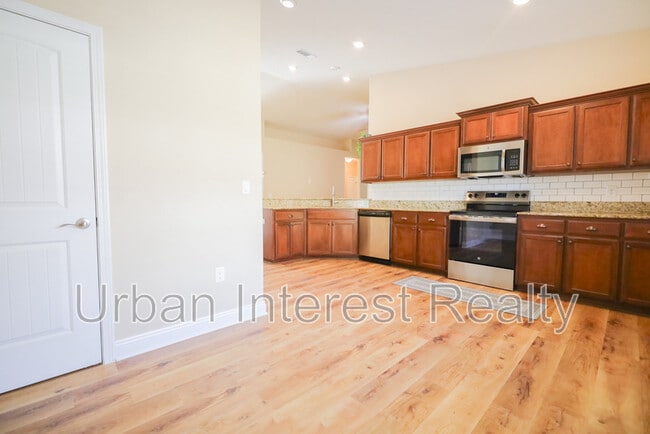 Building Photo - 96 Benton Blvd