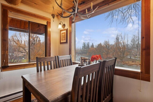 Building Photo - 4 bedroom  Whitefish River Cabin