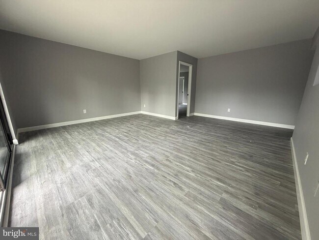 Building Photo - 6029-4 Majors Ln