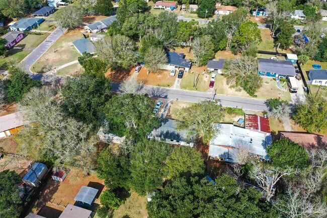 Building Photo - 925 Twinbrook Ave