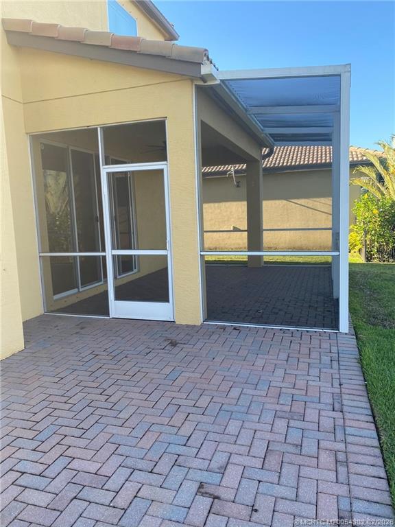 Building Photo - 11239 SW Barton Way