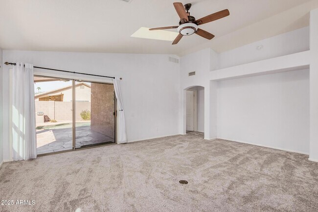 Building Photo - 3022 E Captain Dreyfus Ave