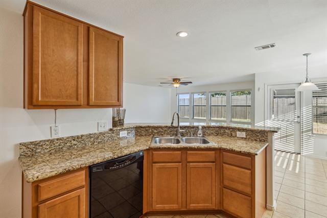 Building Photo - 15944 Avenel Way