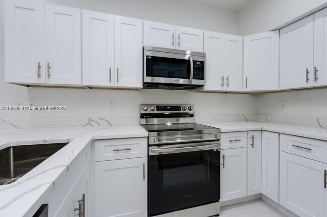 Building Photo - 4834 NW 58th Manor