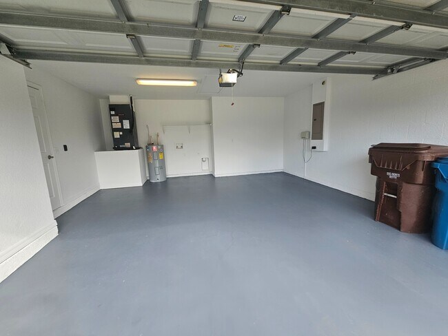 Building Photo - 308 Highland Meadows Dr