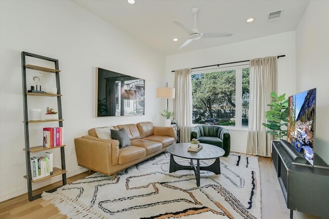 Building Photo - 410 W Alpine Rd