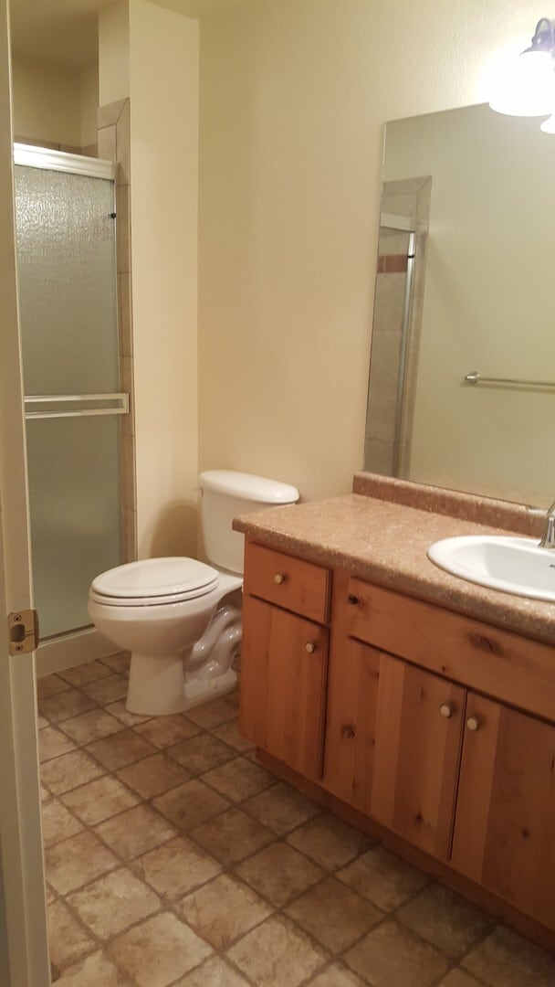 Building Photo - 925 S Meadow Ct