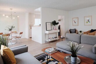 Building Photo - The Town House