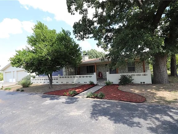 Building Photo - 1800 N Council Rd