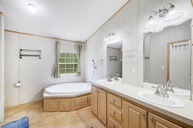 Building Photo - 7807 Williamson Creek Drive