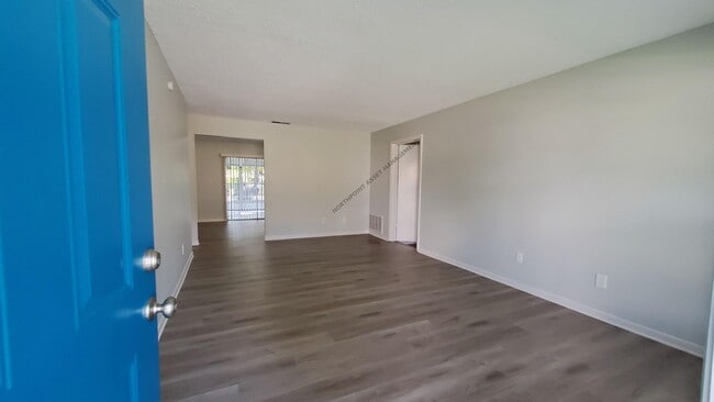 Building Photo - Charming 4-Bed, 2-Bath Home with Pool in Seffner, FL 33584