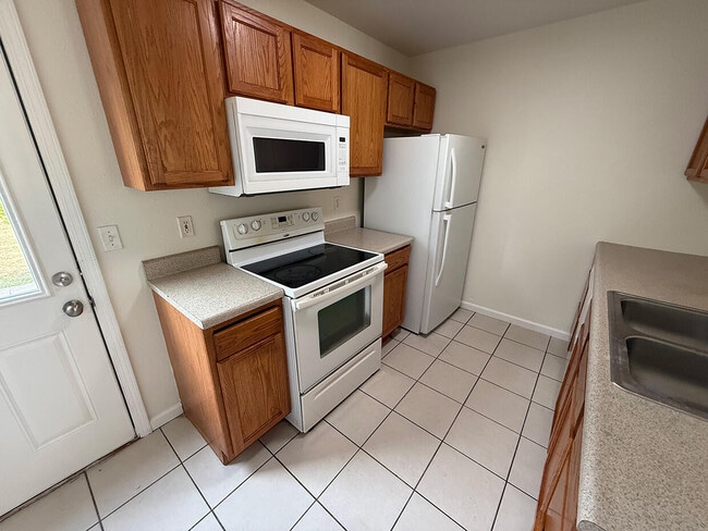 Building Photo - 1417 Raleigh Dr