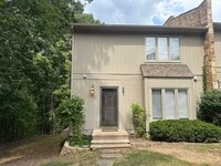 Building Photo - SW County Townhome