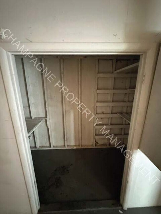 Building Photo - Single Family Home in Ruskin - All Voucher...