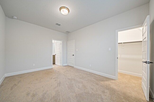 Building Photo - 31219 Star Lndg Rd