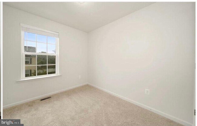 Building Photo - 12815 Sutherby Ln