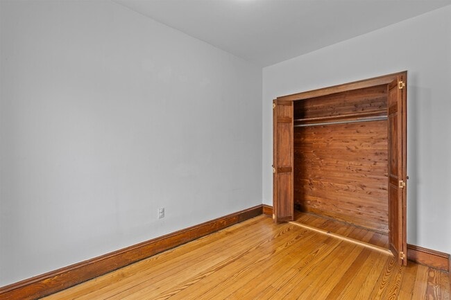 Building Photo - 201 19th St