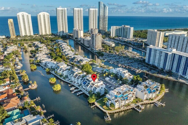 Building Photo - 429 Poinciana Island Dr