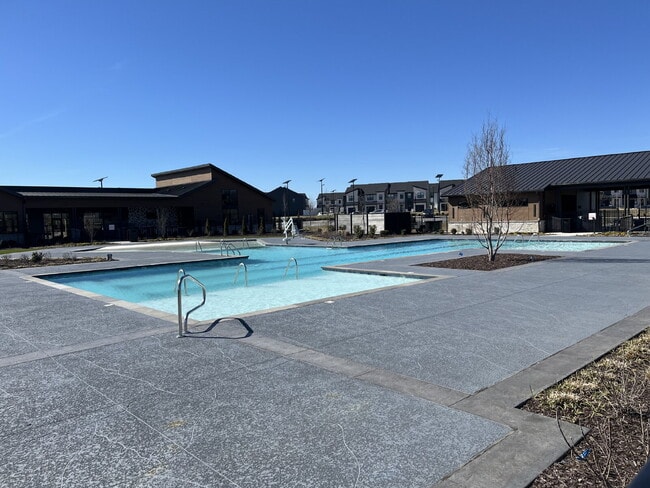 Building Photo - "Charming 3-Bedroom Townhouse with 2.5 Baths on Riverbrook Drive – Your Perfect Gallatin Retreat!"