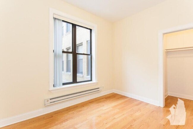 Building Photo - 2 bedroom in Chicago IL 60610