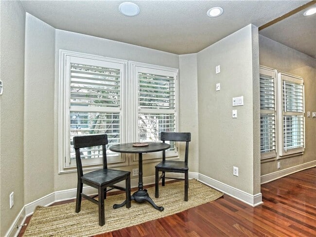 Building Photo - 8123 Forest Mesa Dr