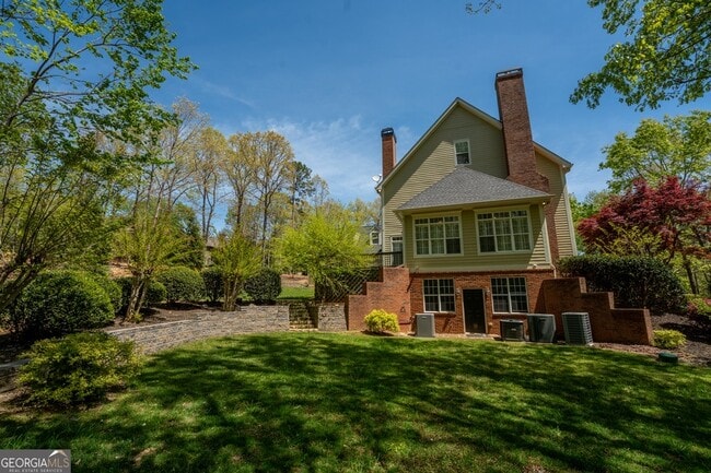 Building Photo - 2925 Orchard Dr