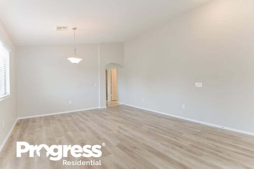 Building Photo - 13998 S Camino Gavanza