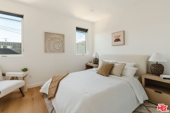 Building Photo - 6765 Lexington Ave