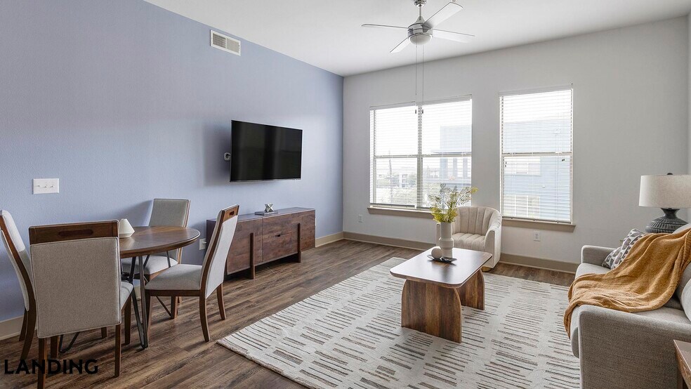 Building Photo - 5005 Galleria Dr