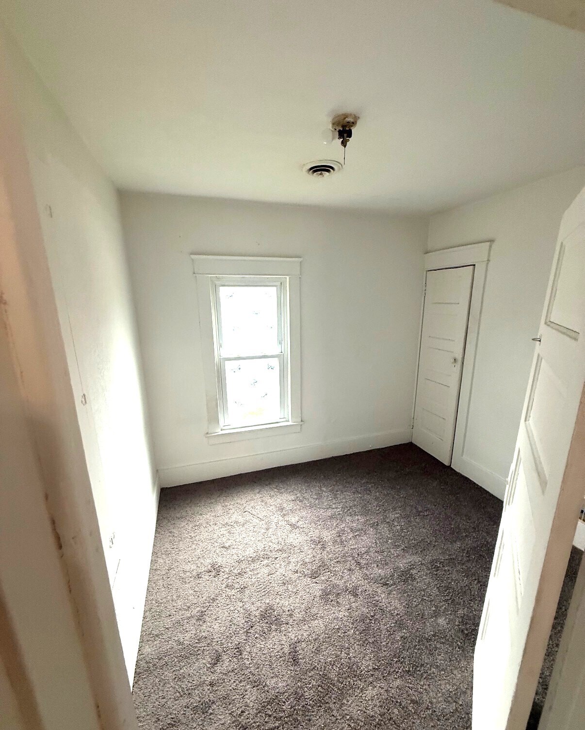 Building Photo - 322 Wallace St