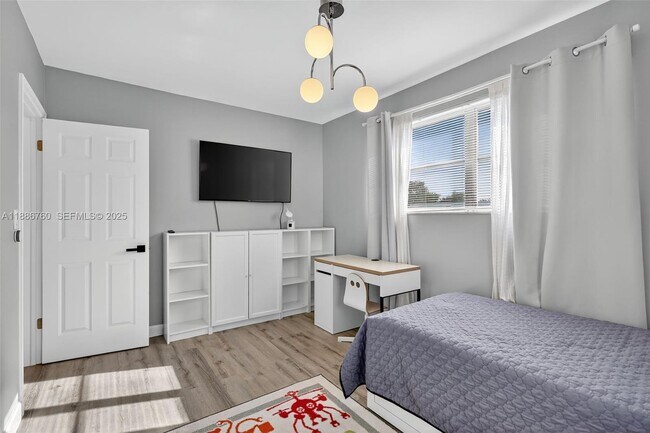 Building Photo - 1820 N 56th Ave