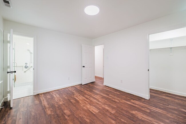 Building Photo - 1703 Choate Pl