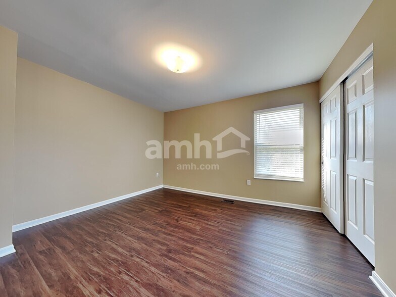 Building Photo - 823 Wingate Dr