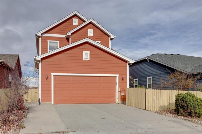Building Photo - Stunning Longmont Home with Professional Finishes & Exceptional Privacy