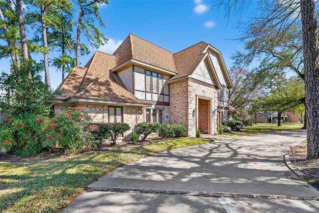 Building Photo - 11302 Hylander Dr