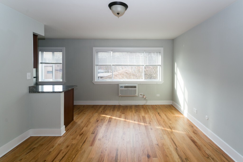 Building Photo - 432 Elm Pl