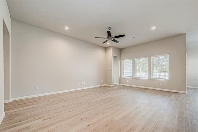Building Photo - 3919 Sugardale St