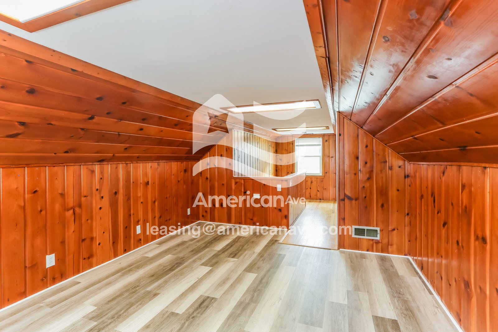 Building Photo - 1807 Giant St